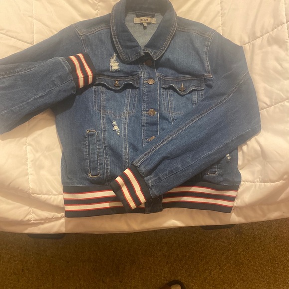 Jean jacket - Picture 8 of 10
